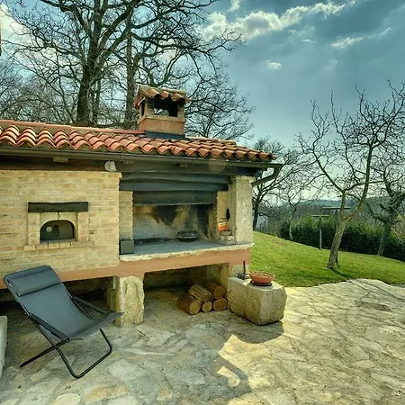 Ana * Lupoglav (Istria)